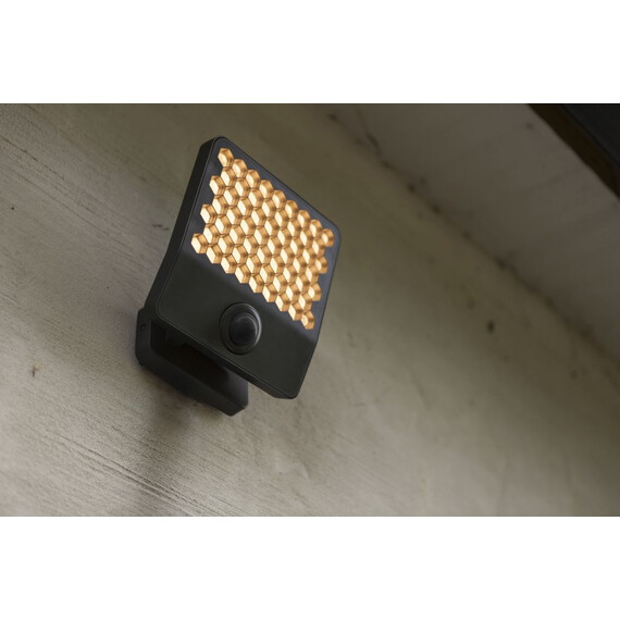 Външен прожектор ATLANTIS PIR сензор Lutec LED 23.5W 3000K IP54 7801608118 | Osvetlenieto.bg