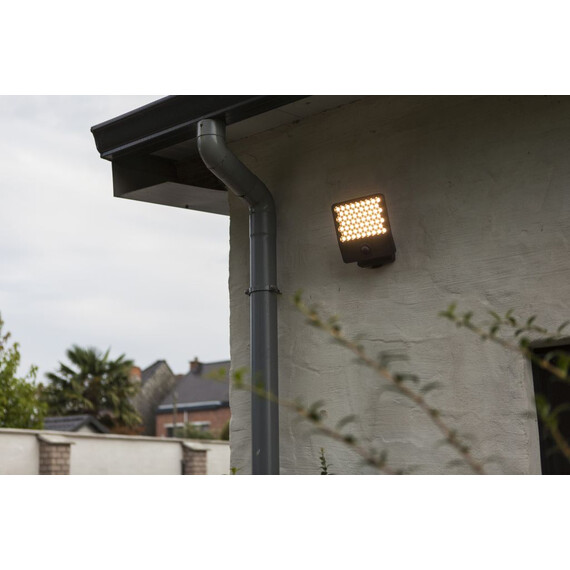 Външен прожектор ATLANTIS PIR сензор Lutec LED 23.5W 3000K IP54 7801608118 | Osvetlenieto.bg