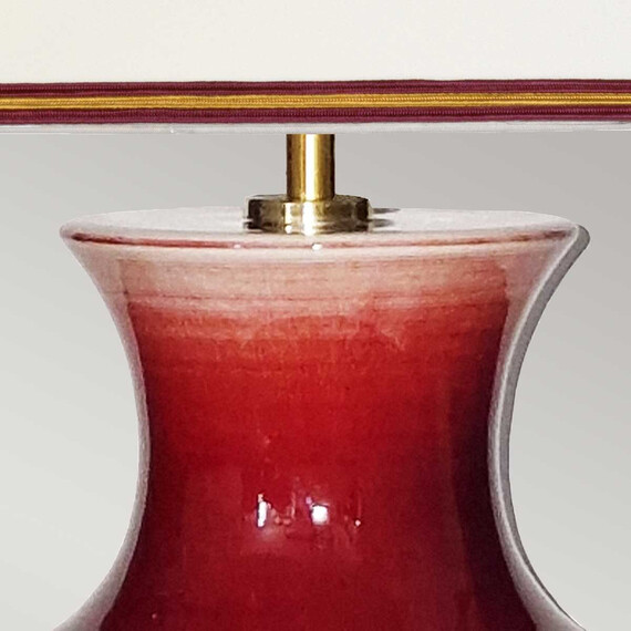 Настолна лампа Majin 1xE27 Oxblood Red Jar Polycotton shade Oxblood Elstead Lighting DL-MAJIN-SMALL-TL-OXB | Osvetlenieto.bg